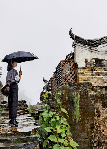 雨中等待+张磊.jpg